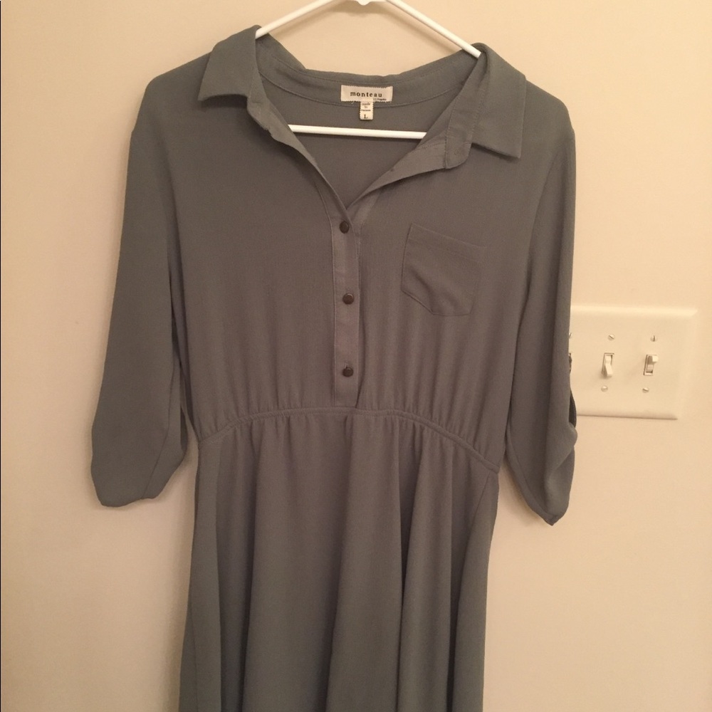 Pale green 3/4 sleeve dress